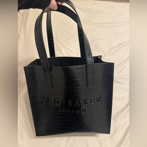 👜NWOT Ted Baker Black Croc-Embossed Small Tote - Picture 2 of 3